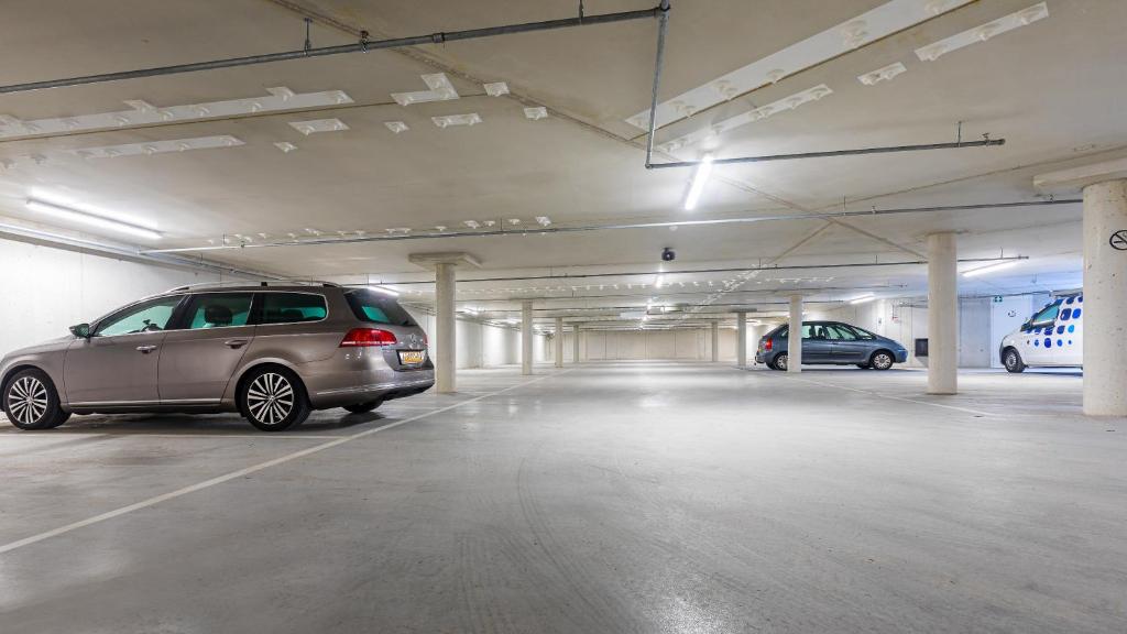 postillon hotel amsterdam parking