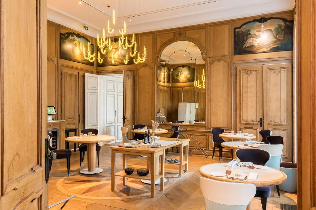 clarance-hotel-lille-6 clarance hotel lille dining room