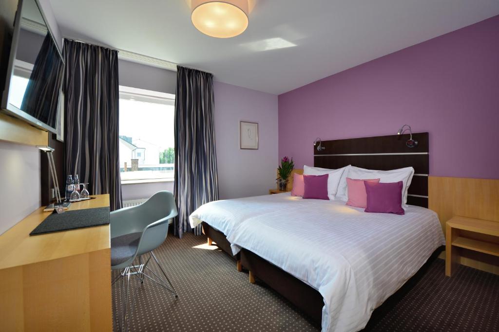 hotel-uhu-garni-cologne-4 hotel uhu garni cologne room
