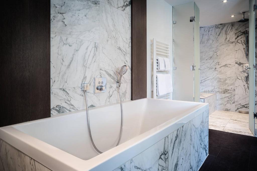 le-meridien-frankfurt-6 le meridien frankfurt tub