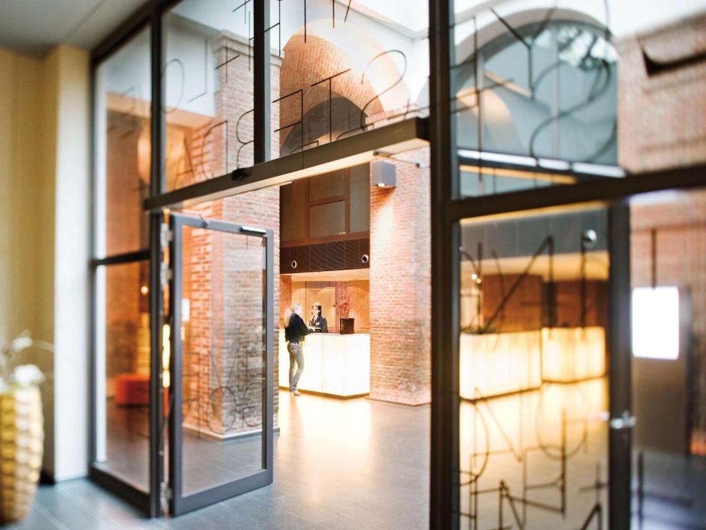 movenpick-hote-hamburg-7 movenpick hotel hamburg entrance