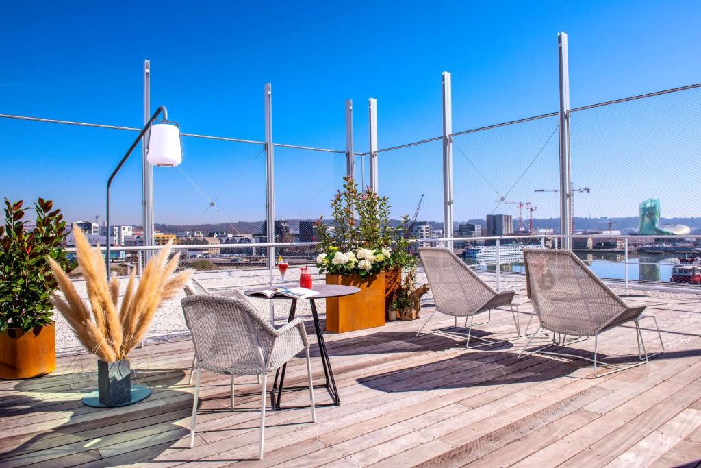 radisson-blu-hotel-bordeaux-6 Radisson Blu Hotel Bordeaux terrace