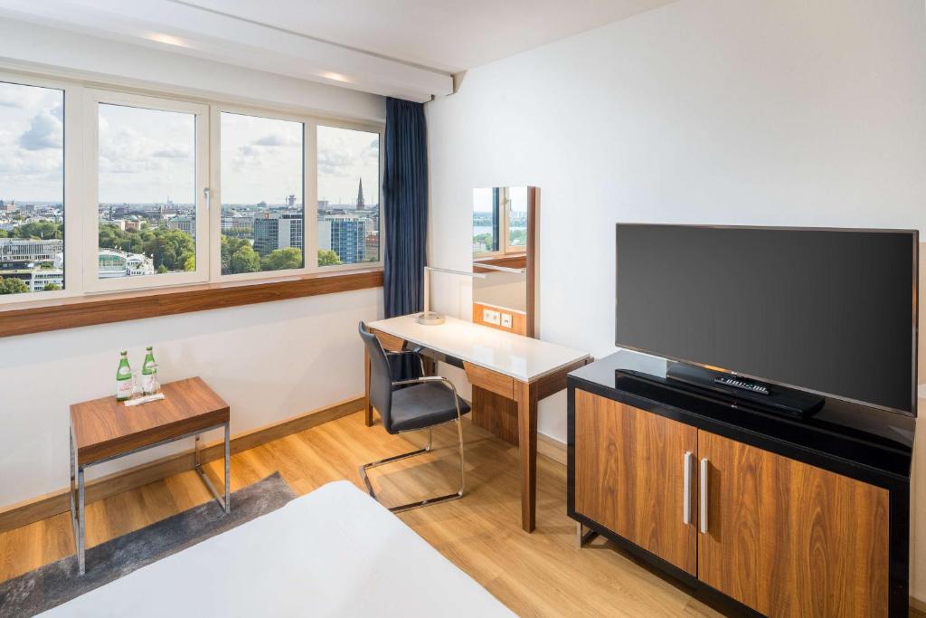 radisson-blu-hotel-hamburg-6 radisson blu hotel hamburg room