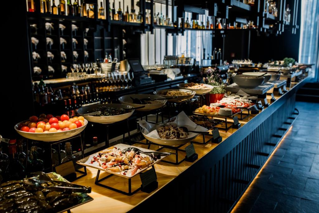 roomers-munich-3 roomers munich restaurant