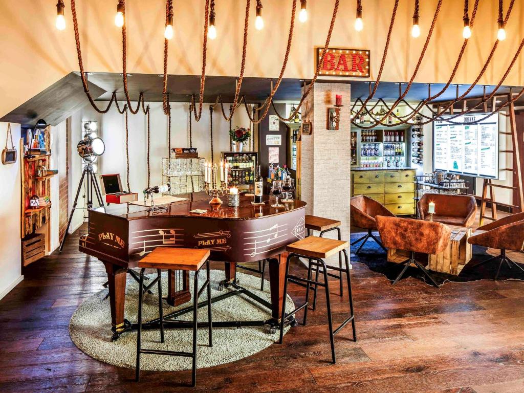 ibis styles london southwark bar