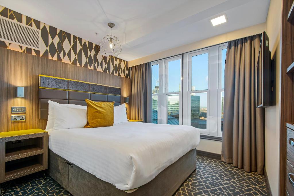 roomzzz-manchester-victoria-6 roomzzz manchester victoria room