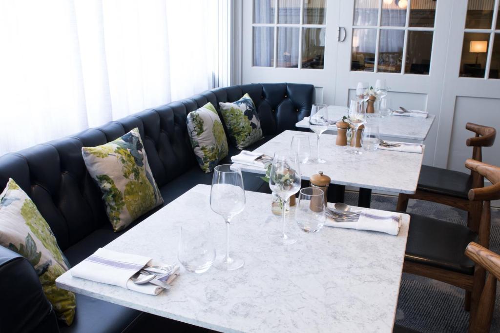 the fox & goose hotel london restaurant